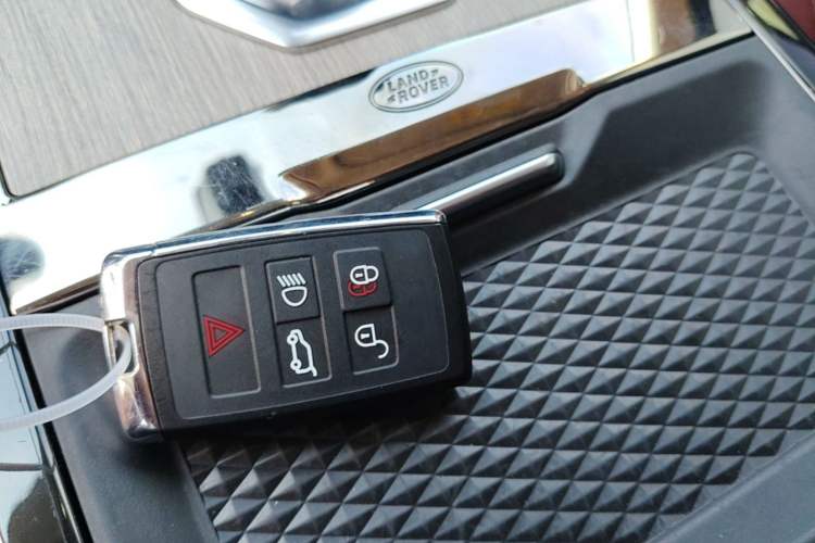 Used Land Rover Range Evoque 2022 Facelifted Aurora L 249 PS R-Dynamic HSE Luxury Edition Vehicle Key
