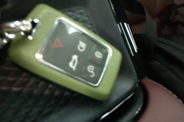 Used Land Rover Range Evoque 2022 Aurora L 249 PS R-Dynamic Luxury Edition Vehicle Key