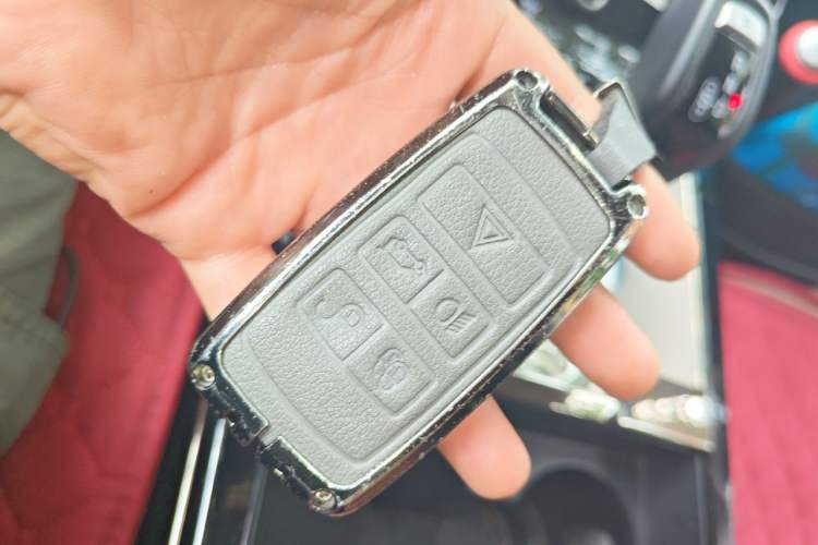 Used Land Rover Range Evoque 2022 Aurora L 249 PS R-Dynamic Luxury Edition Vehicle Key
