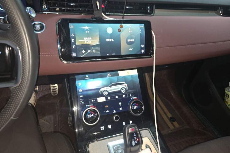 Used Land Rover Range Evoque 2022 Facelifted Aurora L 249 PS R-Dynamic Luxury Edition Audio And AC Panel
