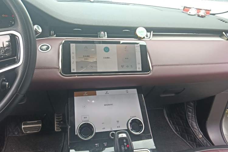 Used Land Rover Range Evoque 2022 Range Rover L 249 PS R-Dynamic HSE Luxury Edition Audio And AC Panel
