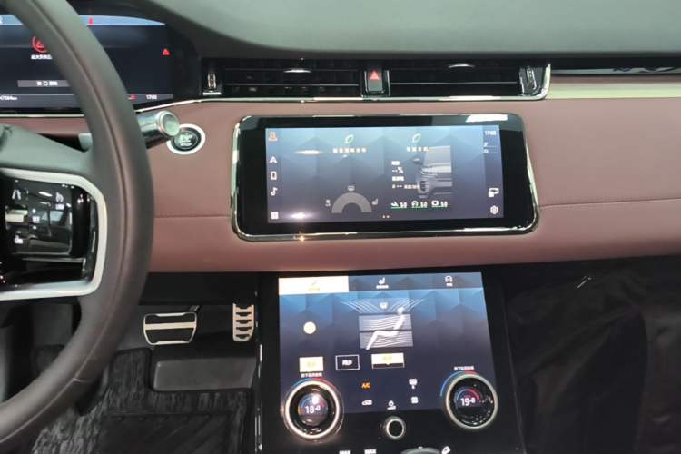 Used Land Rover Range Evoque 2022 Facelifted Aurora L 249 PS R-Dynamic Luxury Edition Audio And AC Panel