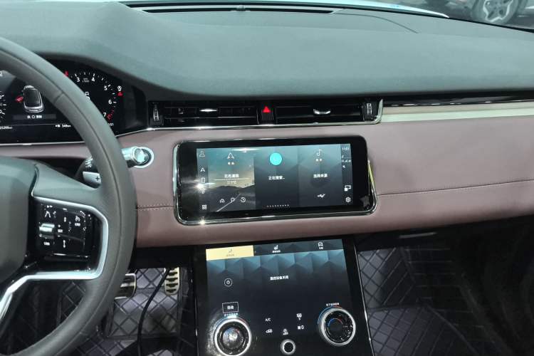Used Land Rover Range Evoque 2022 Aurora L 249 PS R-Dynamic Luxury Edition Audio And AC Panel