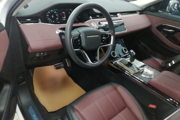 Used Land Rover Range Evoque 2022 Facelifted Aurora L 249 PS R-Dynamic Luxury Edition Center Console