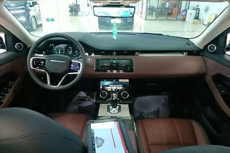 Used Land Rover Range Evoque 2022 Aurora L 249 PS R-Dynamic Luxury Edition Center Console