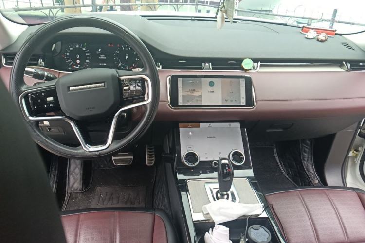 Used Land Rover Range Evoque 2022 Range Rover L 249 PS R-Dynamic HSE Luxury Edition Center Console