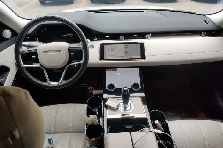Used Land Rover Range Evoque 2022 Range Rover L 249 PS R-Dynamic HSE Luxury Edition Center Console