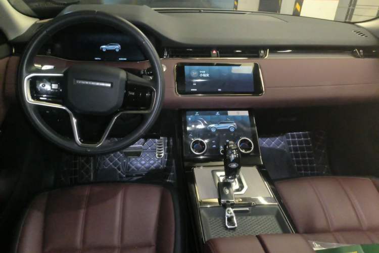 Used Land Rover Range Evoque 2022 Aurora L 249 PS R-Dynamic Luxury Edition Center Console