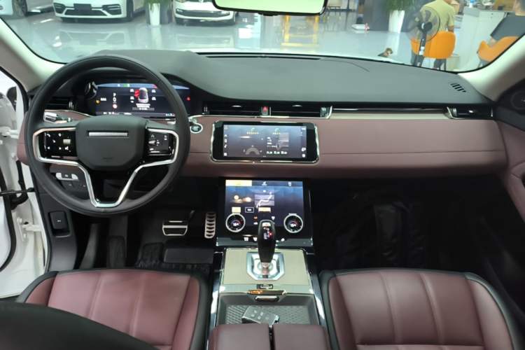Used Land Rover Range Evoque 2022 Facelifted Aurora L 249 PS R-Dynamic Luxury Edition Center Console