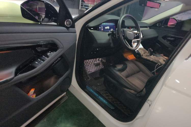Used Land Rover Range Evoque 2022 Aurora L 249 PS R-Dynamic Luxury Edition Driver Seat