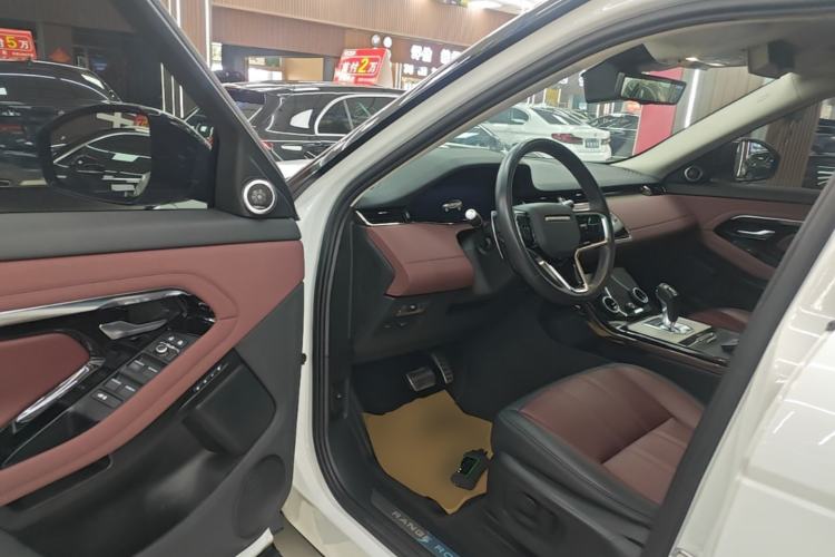 Used Land Rover Range Evoque 2022 Aurora L 249 PS R-Dynamic Luxury Edition Driver Seat