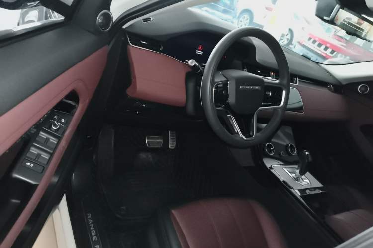 Used Land Rover Range Evoque 2022 Aurora L 249 PS R-Dynamic Luxury Edition Driver Seat