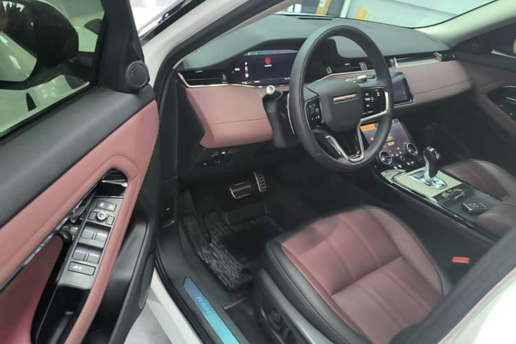 Used Land Rover Range Evoque 2022 Facelifted Aurora L 249 PS R-Dynamic Luxury Edition Driver Seat