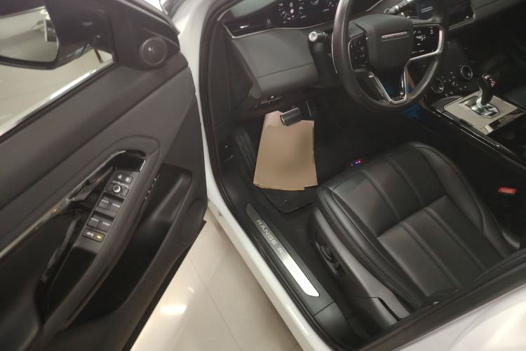 Used Land Rover Range Evoque 2022 Facelifted Aurora L 249 PS R-Dynamic Luxury Edition Driver Seat