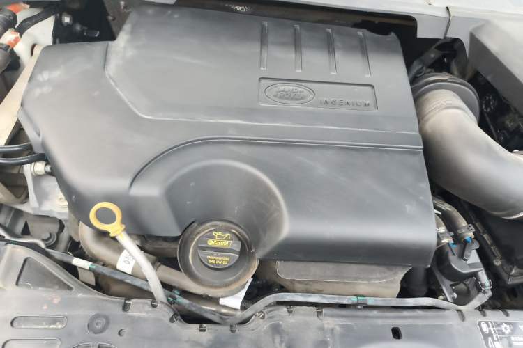 Used Land Rover Range Evoque 2022 Aurora L 249 PS R-Dynamic Luxury Edition Engine Bay