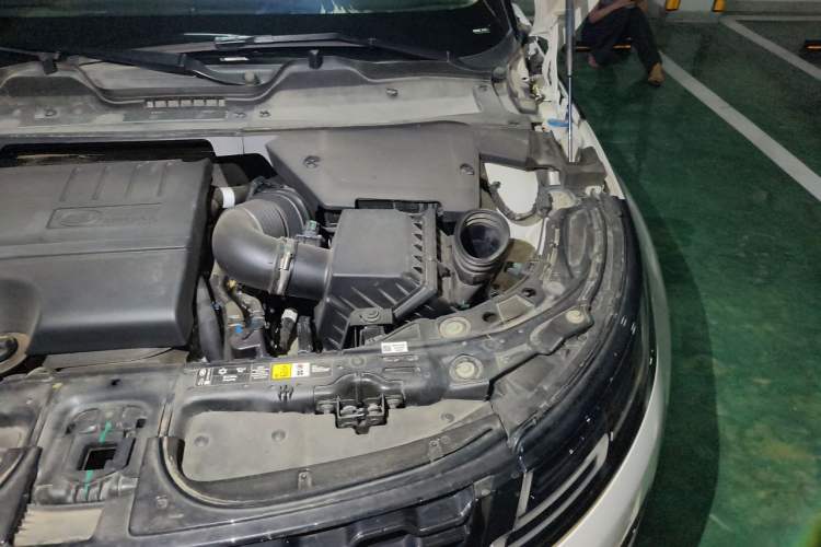Used Land Rover Range Evoque 2022 Aurora L 249 PS R-Dynamic Luxury Edition Engine Bay Left