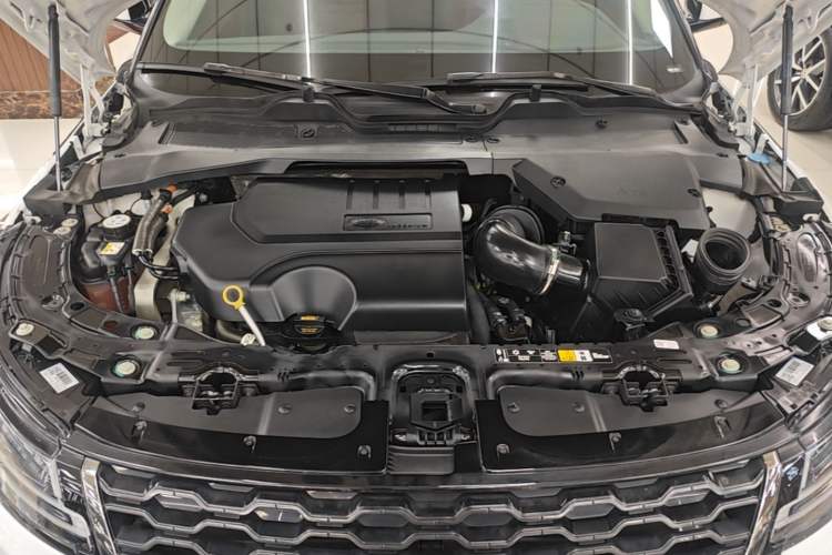 Used Land Rover Range Evoque 2022 Aurora L 249 PS R-Dynamic Luxury Edition Engine Bay