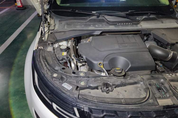 Used Land Rover Range Evoque 2022 Aurora L 249 PS R-Dynamic Luxury Edition Engine Bay Right
