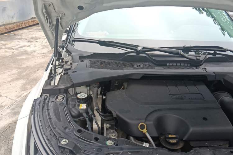 Used Land Rover Range Evoque 2022 Range Rover L 249 PS R-Dynamic HSE Luxury Edition Engine Bay Right