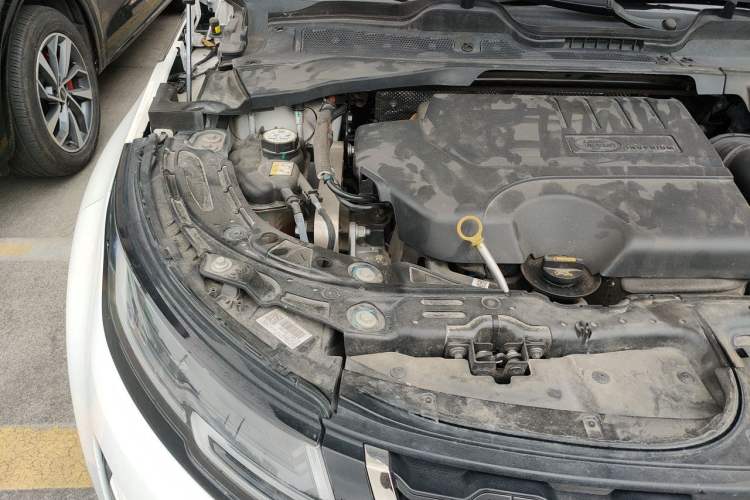 Used Land Rover Range Evoque 2022 Range Rover L 249 PS R-Dynamic HSE Luxury Edition Engine Bay Right