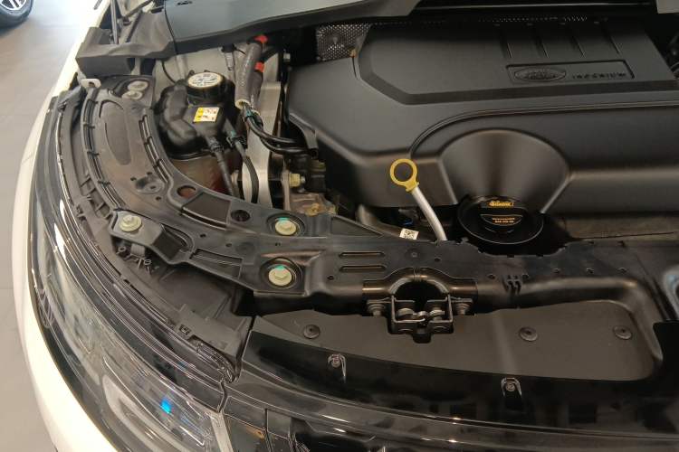 Used Land Rover Range Evoque 2022 Facelifted Aurora L 249 PS R-Dynamic Luxury Edition Engine Bay Right