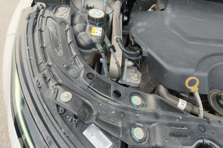 Used Land Rover Range Evoque 2022 Aurora L 249 PS R-Dynamic Luxury Edition Engine Bay Right
