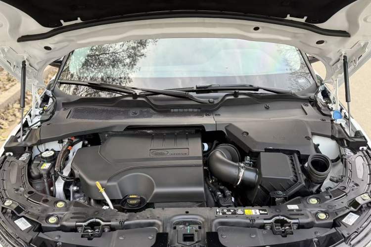 Used Land Rover Range Evoque 2022 Aurora L 249 PS R-Dynamic Luxury Edition Engine Bay