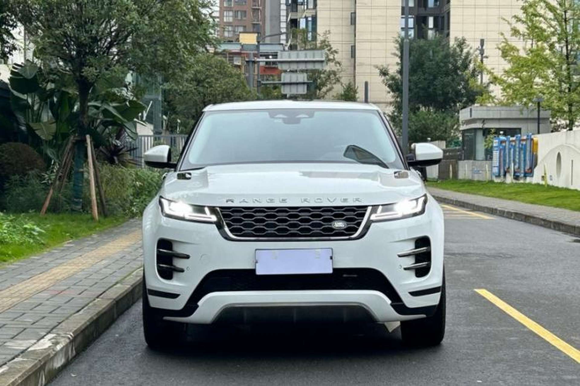 Used Land Rover Range Evoque 2022 Aurora L 249 PS R-Dynamic Luxury Edition Exterior 2