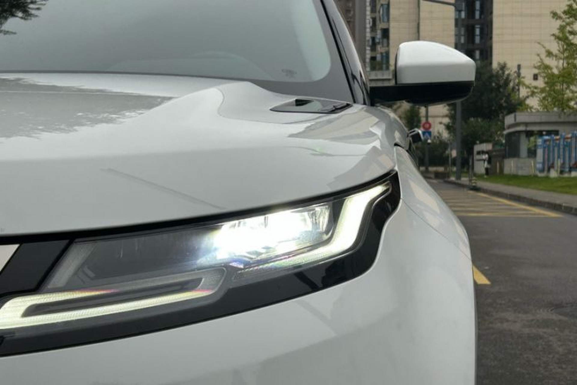 Used Land Rover Range Evoque 2022 Aurora L 249 PS R-Dynamic Luxury Edition Exterior 9