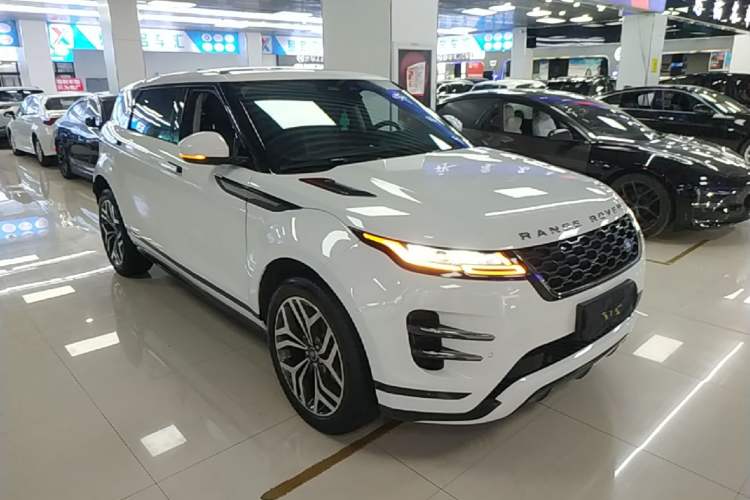Used Land Rover Range Evoque 2022 Aurora L 249 PS R-Dynamic Luxury Edition Front Right 45 Deg