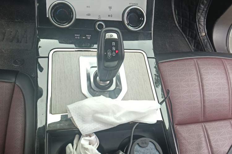Used Land Rover Range Evoque 2022 Range Rover L 249 PS R-Dynamic HSE Luxury Edition Gear Lever