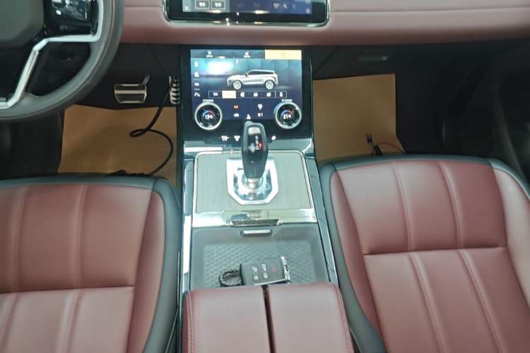 Used Land Rover Range Evoque 2022 Aurora L 249 PS R-Dynamic Luxury Edition Gear Lever