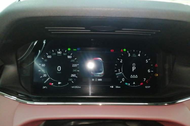 Used Land Rover Range Evoque 2022 Facelifted Aurora L 249 PS R-Dynamic Luxury Edition Instrument Cluster