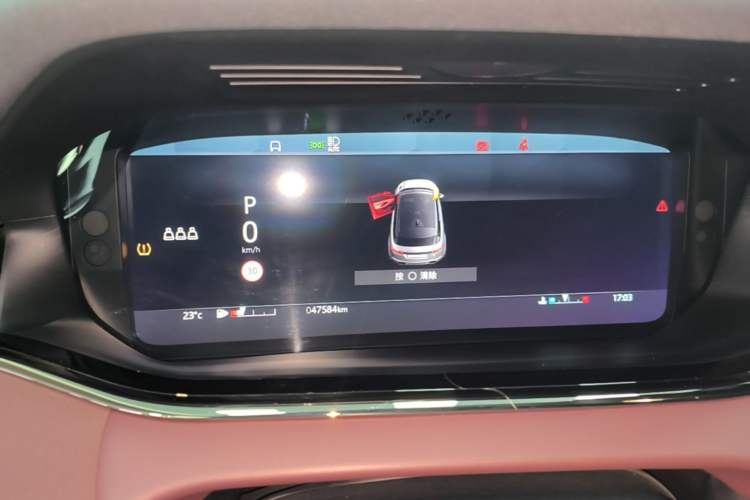 Used Land Rover Range Evoque 2022 Facelifted Aurora L 249 PS R-Dynamic Luxury Edition Instrument Cluster