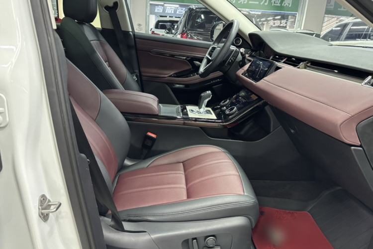 Used Land Rover Range Evoque 2022 Aurora L 249 PS R-Dynamic Luxury Edition Interior 1