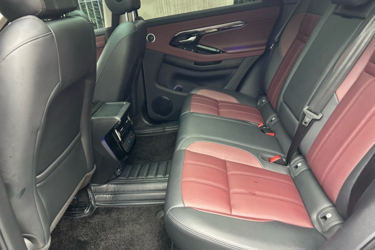 Used Land Rover Range Evoque 2022 Aurora L 249 PS R-Dynamic Luxury Edition Interior 12