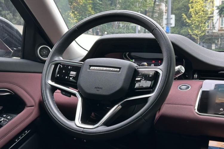 Used Land Rover Range Evoque 2022 Aurora L 249 PS R-Dynamic Luxury Edition Interior 13