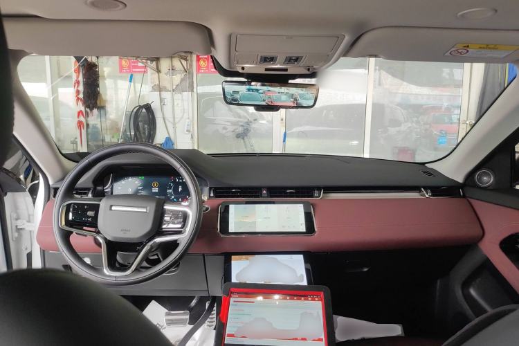 Used Land Rover Range Evoque 2022 Facelifted Aurora L 249 PS R-Dynamic Luxury Edition Interior 2