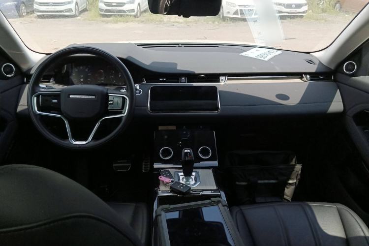 Used Land Rover Range Evoque 2022 Aurora L 249 PS R-Dynamic Luxury Edition Interior 2