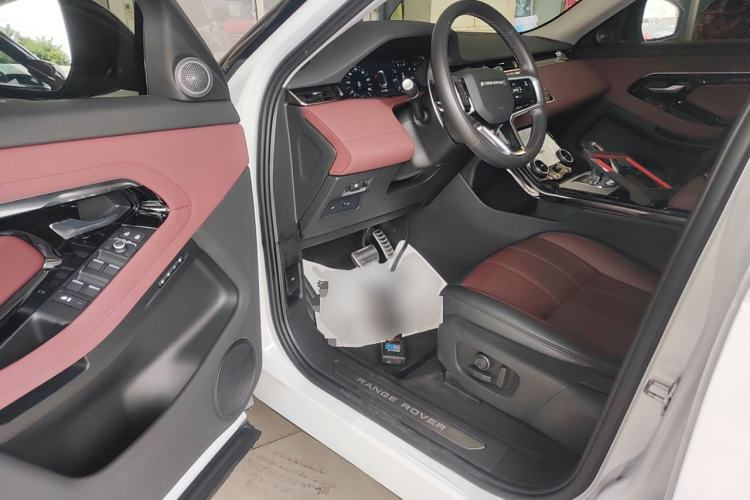 Used Land Rover Range Evoque 2022 Facelifted Aurora L 249 PS R-Dynamic Luxury Edition Interior 3