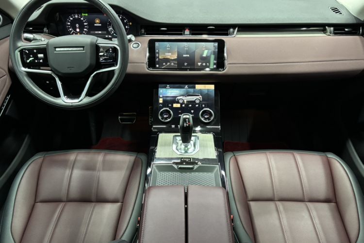 Used Land Rover Range Evoque 2022 Aurora L 249 PS R-Dynamic Luxury Edition Interior 3