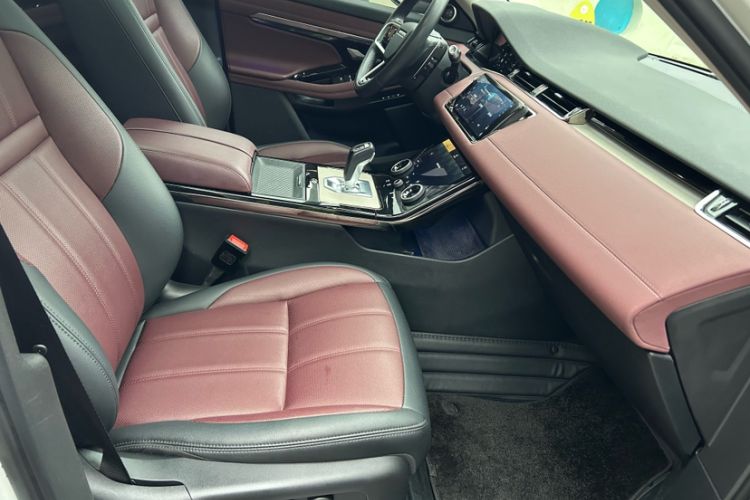 Used Land Rover Range Evoque 2022 Aurora L 249 PS R-Dynamic Luxury Edition Interior 3