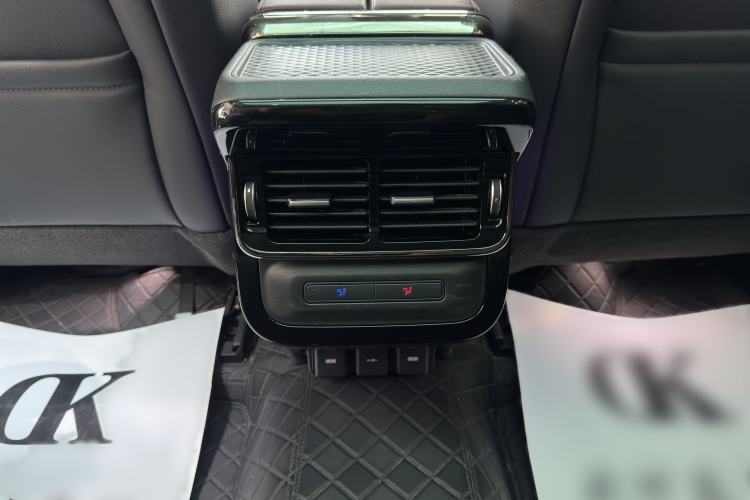 Used Land Rover Range Evoque 2022 Aurora L 249 PS R-Dynamic Luxury Edition Interior 4