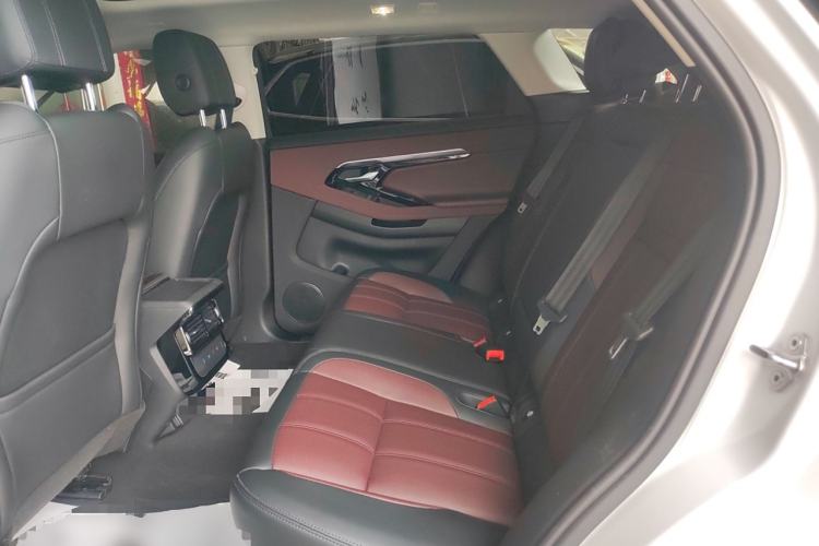 Used Land Rover Range Evoque 2022 Facelifted Aurora L 249 PS R-Dynamic Luxury Edition Interior 4