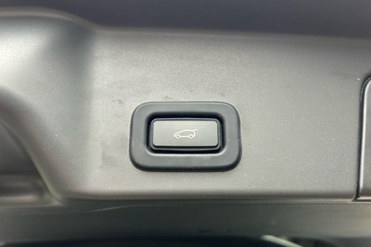 Used Land Rover Range Evoque 2022 Aurora L 249 PS R-Dynamic Luxury Edition Interior 5