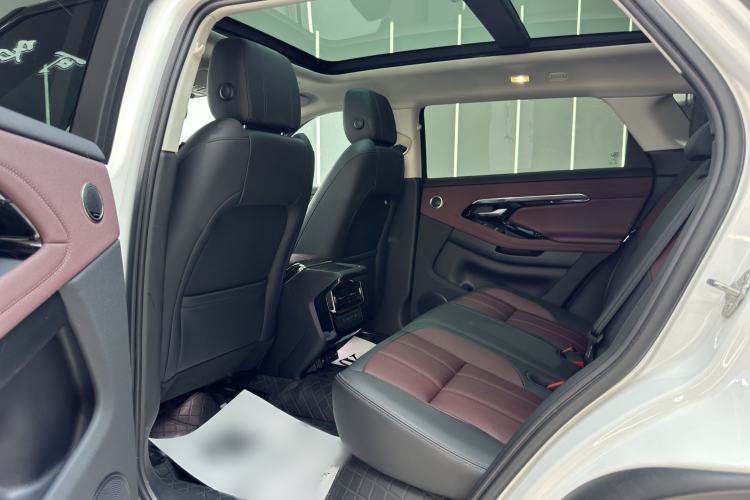 Used Land Rover Range Evoque 2022 Aurora L 249 PS R-Dynamic Luxury Edition Interior 7