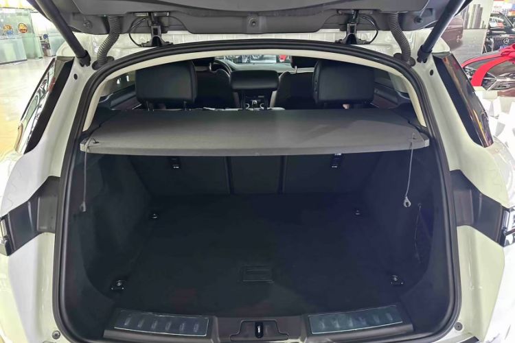 Used Land Rover Range Evoque 2022 Facelifted Aurora L 249 PS R-Dynamic Luxury Edition Interior 8