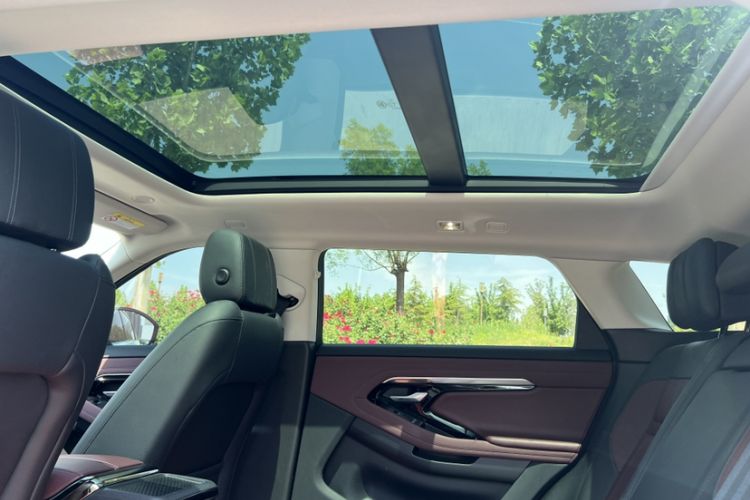 Used Land Rover Range Evoque 2022 Facelifted Aurora L 249 PS R-Dynamic Luxury Edition Interior 9