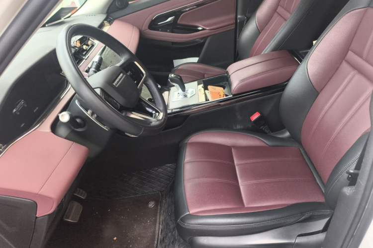 Used Land Rover Range Evoque 2022 Facelifted Aurora L 249 PS R-Dynamic Luxury Edition Left Front Seat