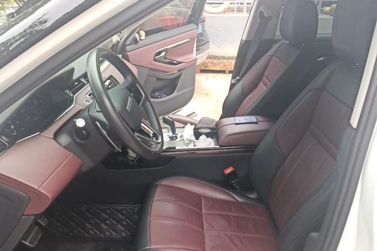 Used Land Rover Range Evoque 2022 Range Rover L 249 PS R-Dynamic HSE Luxury Edition Left Front Seat